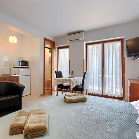 Apartment Alba - Roj157 By Interhome Ровин Екстериор снимка